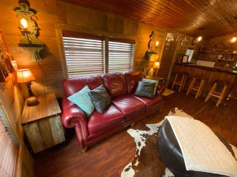 8Th St. Cowboy Haus I Biker Friendly I River Бандера Екстериор снимка