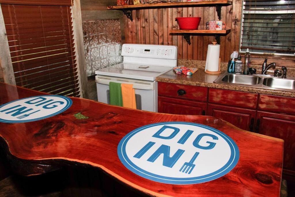 8Th St. Cowboy Haus I Biker Friendly I River Бандера Екстериор снимка